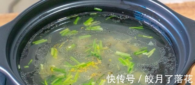 炸小酥肉时，面糊是关键，花椒是灵魂，1种做法2种吃法，超正宗！