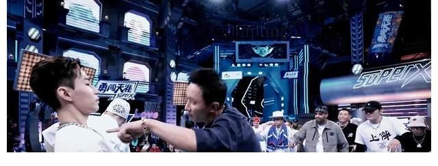 收视率|王一博为街舞增添趣味，因此可以说，他是节目收视率的重要保障