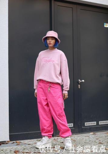 卫衣搭配|今冬火了一种穿法,就是“卫衣+X”,冬天的青春时尚感都靠它了