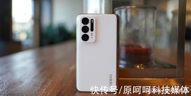 find|围观!OPPO Find N评测:结合三星和华为最好的折叠屏手机