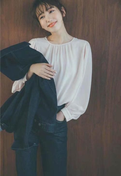 太好了,春夏最美的“基本款穿搭”赏析在此,日本优衣库真给力