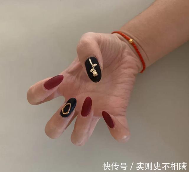 小仙女们 过年美甲可不能输！这几款美甲精致时髦还显手白，照着做就行！