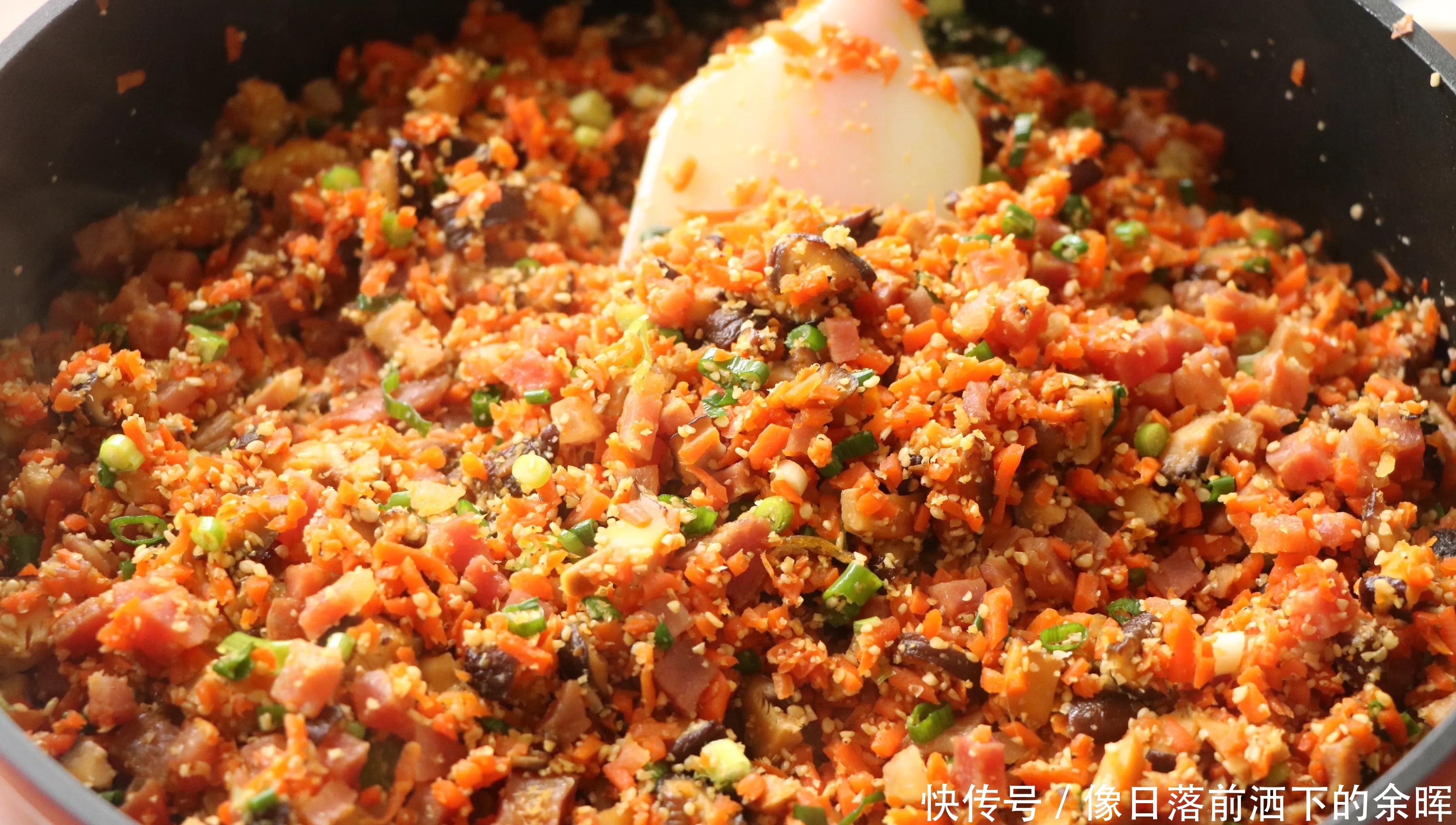 比包子馒头还好吃，外皮有嚼劲，馅料满满，一次吃3个都不过瘾！