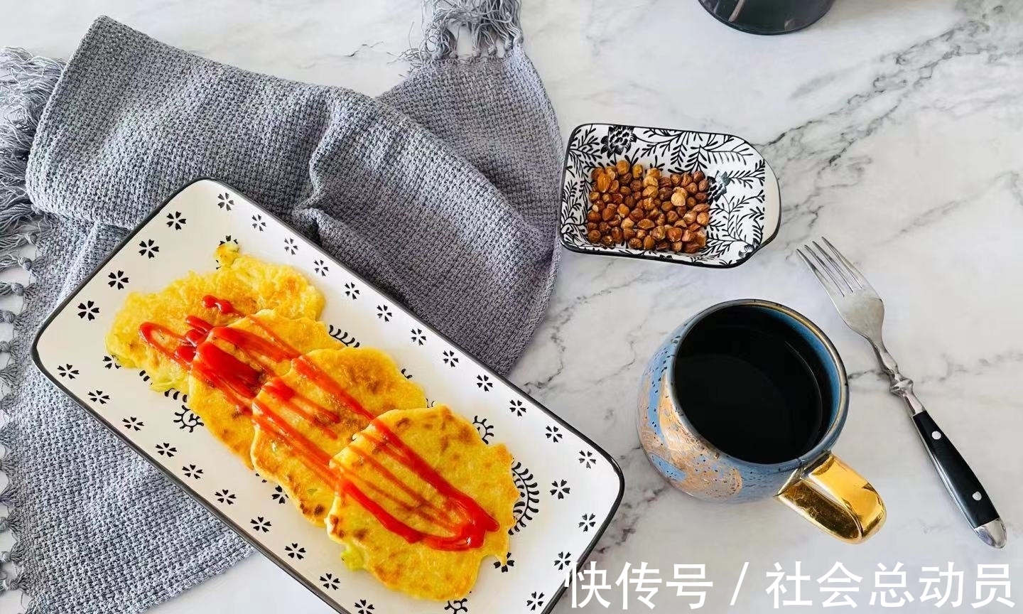 土豆丝饼|天热懒得做早餐，试试土豆这种吃法，只需简单2步，好吃还管饱