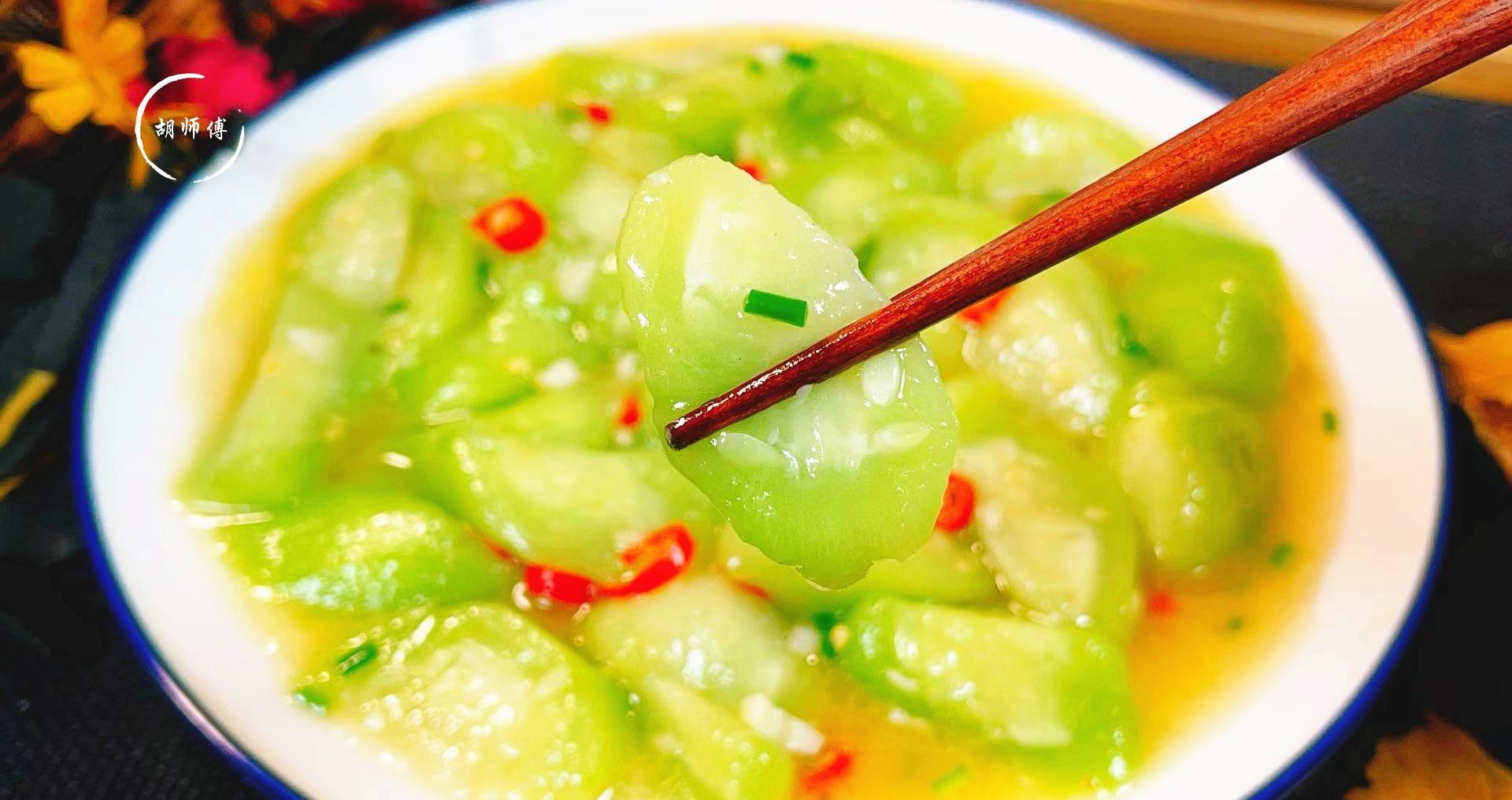 妙招|才知道，炒丝瓜最忌先放油！厨师长教您一妙招，丝瓜不发黑不出水