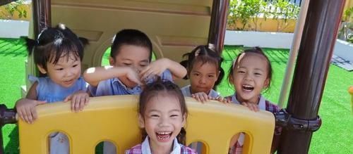 写字|女儿上幼儿园毛毯被偷,宝妈门口写字立牌,没有脏话却字字诛心