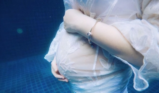 孕妇照|90后孕妈朋友圈秀“孕照”,却遭亲戚朋友指责,网友:尺度不小