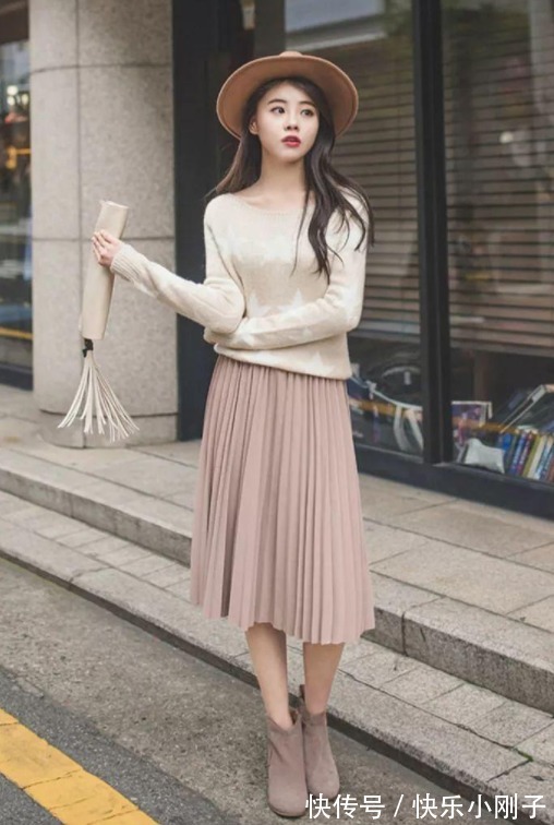 打底 秋冬穿毛衣太美了,多种搭配方式,保暖又有气质!