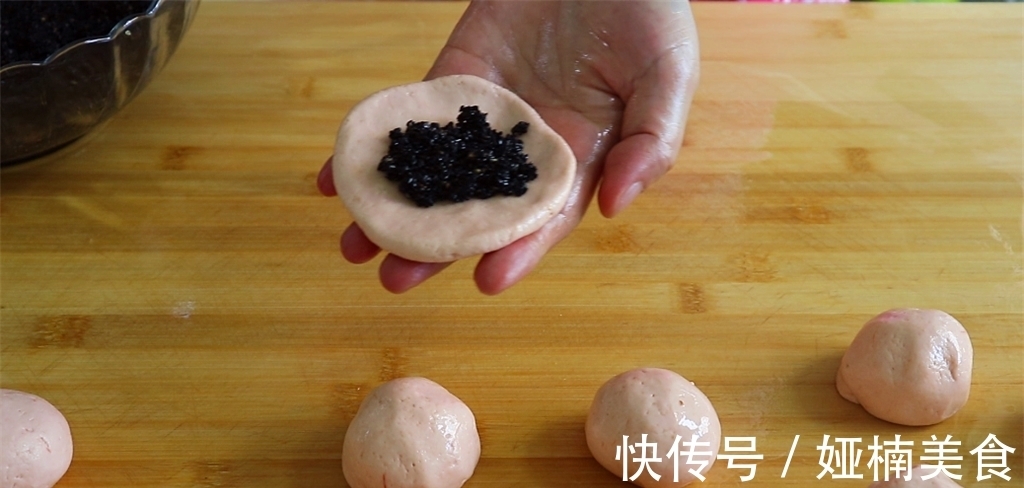 3个西红柿加1碗芝麻,教你简单又好吃的做法,出锅老公连吃5个