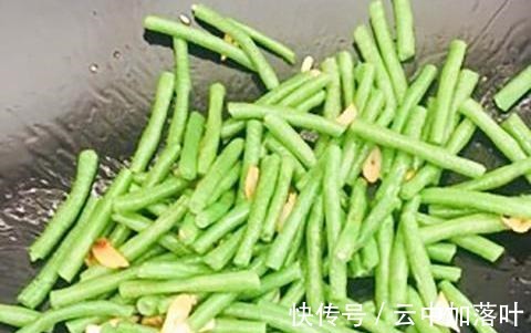 诀窍|炒茄子为何总是太费油分享“两个诀窍”让你炒出茄子好吃不油腻！