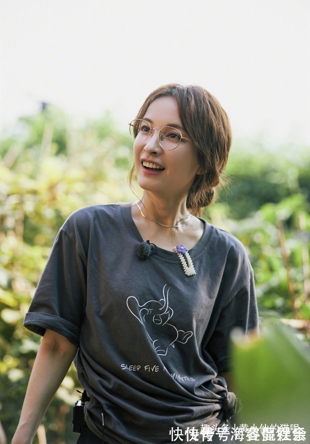 卷发|奔五奔六的女人,这几款“发型”尽量不要留,看着显老没气质