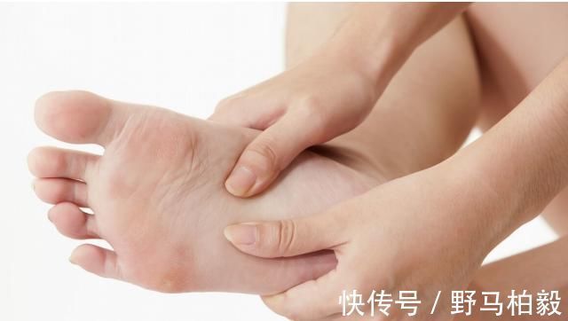 泡脚|天天用热水泡脚,到底是养生还是慢性自杀?一些人建议不要泡脚