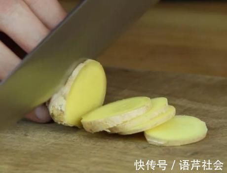 一鸽胜九鸡，炖鸽子汤焯水？教你正确做法，鸽子汤鲜肉嫩营养高