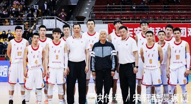 cb赵继伟28秒退场，李洪庆一动作令人肃然起敬，朱芳雨脸红吗