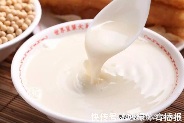 自制豆浆，豆子泡后别直接打，先做1步，豆浆细腻无渣，香浓顺滑