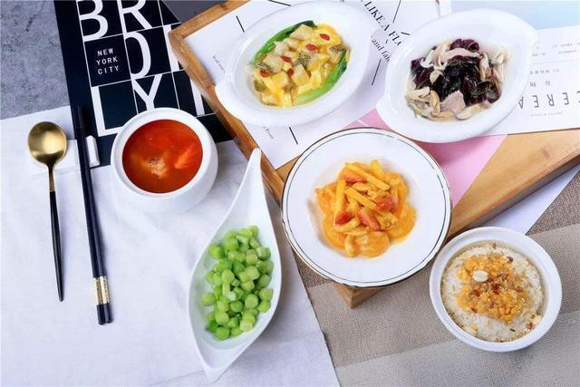 晒娃|辣妈生完孩子晒娃,因身材太好走红,网友:这身材,我是真的酸