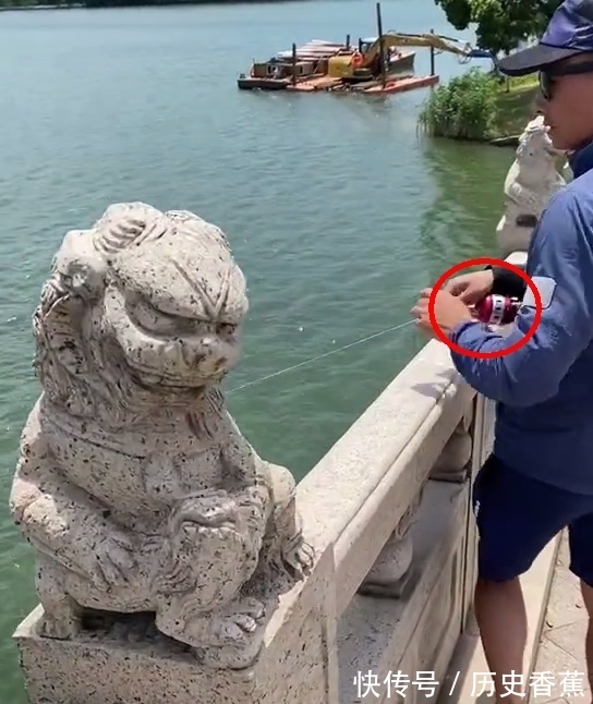 射鱼|江苏男子一天射鱼上百斤,网友热议:锚鱼已明确入刑,射鱼呢?