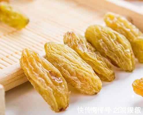 体虚贫血者|葡萄干这样子吃效果翻倍,能抗衰老防癌,美白养肝,知道的人不多