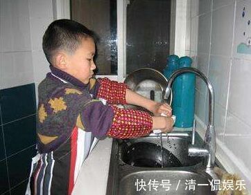 孩子|想让孩子有出息,家长就要逼他做3件事,比关注成绩管用