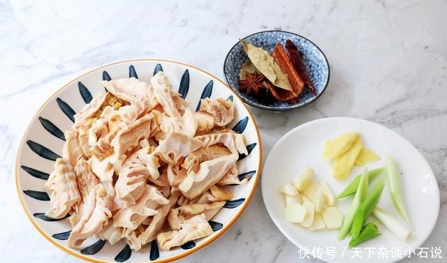 秋后多给家人吃这菜,香浓味美,鲜嫩爽脆,往锅里一扔就好,简单