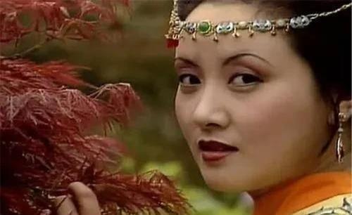 贾琏|王熙凤真的爱贾琏吗？为什么书中几次对她的醋意进行描写？