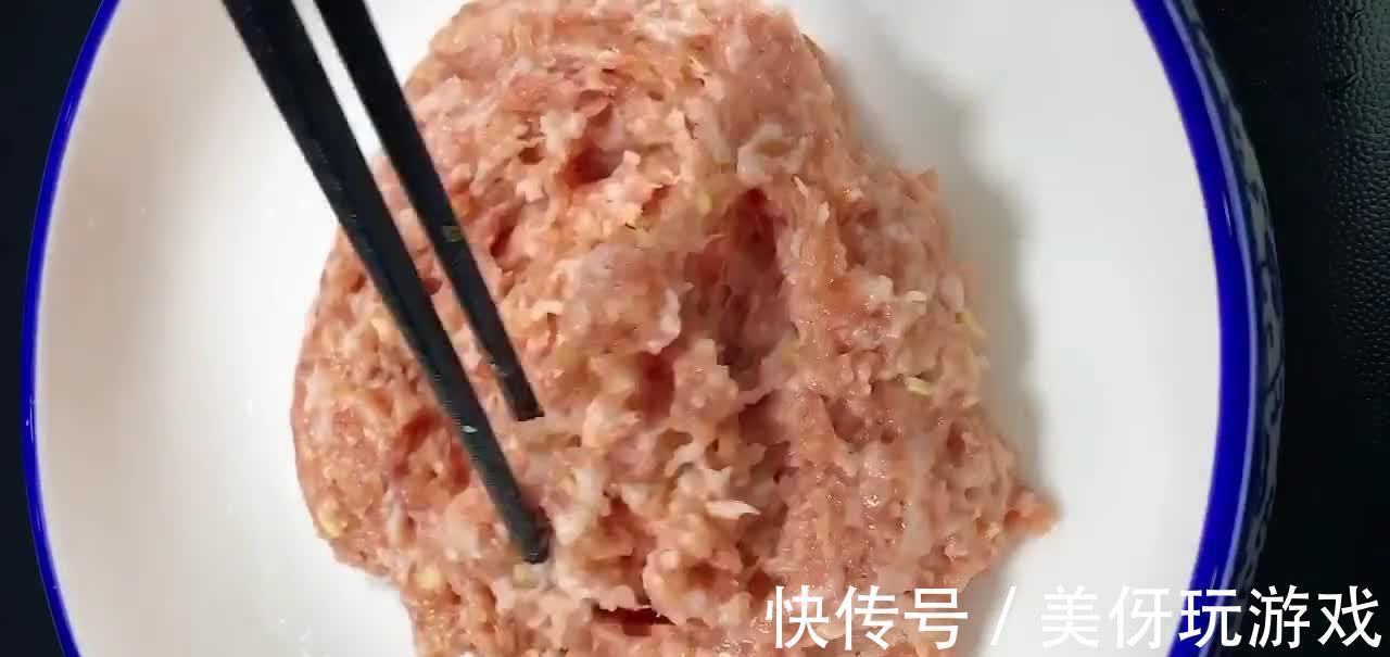 冬瓜肉丸汤,汤鲜味美不油腻,清热解暑营养丰富,适合夏天喝