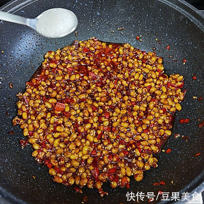 可口好上手的自制黄豆酱，再也不担心吃不上饭了