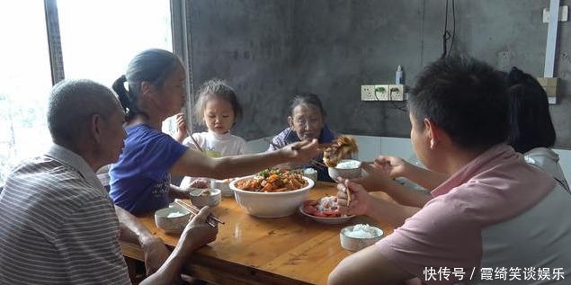 为啥农村人招待客人喜欢在家里炒菜,城里人招待客人喜欢下馆子?