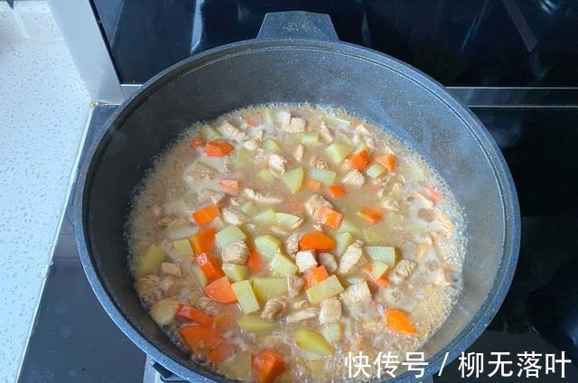 天冷了,就喜欢这种懒人盖浇饭,有菜有肉又有汤,拌米饭超香!