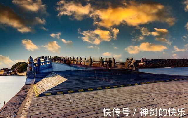 |几本让人笑得肚子疼的搞笑类小说,主角思路清奇骚操作不断