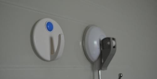 挂钩不粘了别急着扔，试试这个方法，效果比新买的还粘，都看看吧