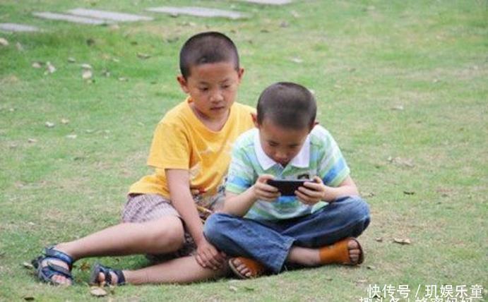 琳琳|6岁男孩带“手机”上学,老师发现后怒摔,家长谁给你的胆子