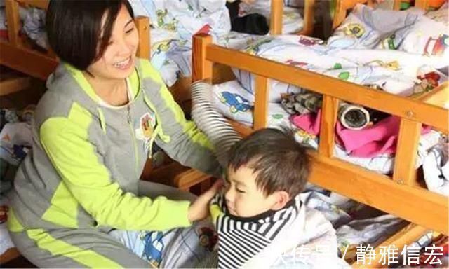 老师|幼儿园午睡起床后,孩子会经历什么?看完感慨老师不容易