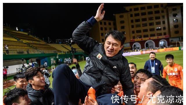 中超冠軍|從不一樣的角度看山東泰山時(shí)隔11年重奪中超冠軍