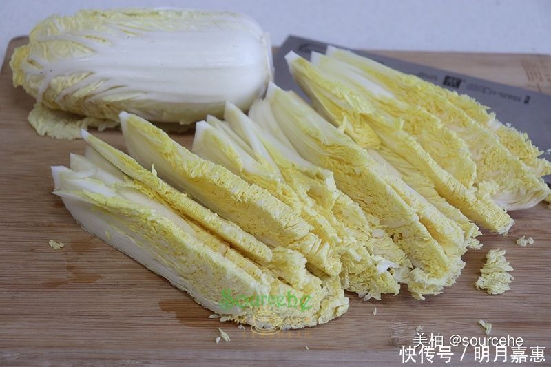 大白菜新吃法,不炒不炖,蒸一蒸热乎乎,香辣可口,很好吃!