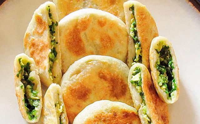  发面|春天一定要吃此做法的馅饼，不用发面，薄皮大馅，比饭店买的还香