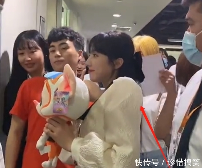 苏晓彤|《御赐小仵作》直播扫楼,楚瑜CP营业,苏晓彤身高让人看愣了