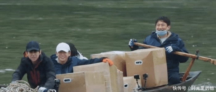 “向往5”嘉宾划船不穿救生衣,存在安全隐患