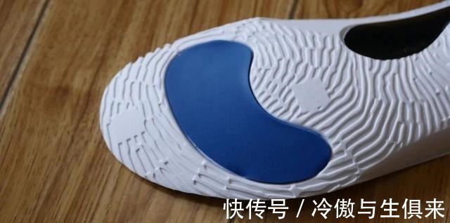 鞋盒 五百块双层碳板,带TPU的鞋垫,这双汤普森签名鞋不香吗!