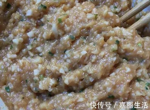 莲藕饼|秋季吃它，比吃十个鸡蛋的营养还高，再贵也要买给老人孩子吃！