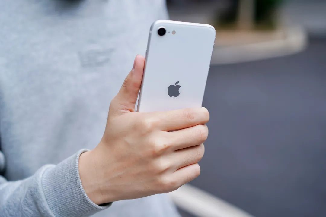 厂商|苹果首款千元iPhone来了！安卓厂商集体沉默……