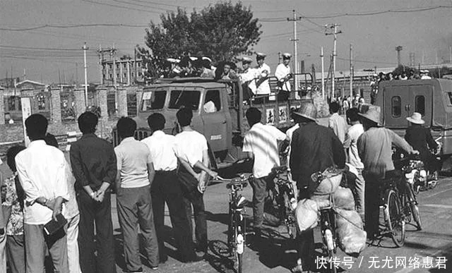 不寒而栗|1983年严打老照片 最后一张让人不寒而栗