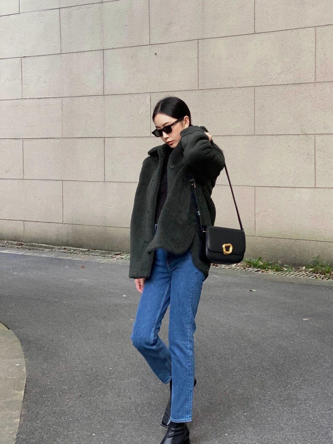 穿搭|冬季保暖穿搭还得看“泰迪绒外套”,时髦精致又有个性,美得高级