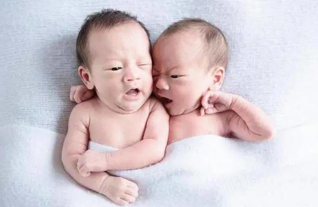 民警|爸妈都姓“云”,爷爷随口给龙凤胎取名,民警称赞:有水平