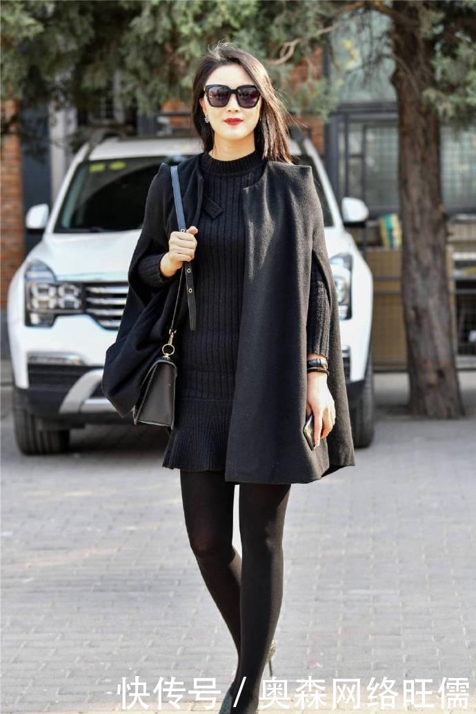 性感|街拍:“黑丝袜”果然是好东西,让美女显得更性感了