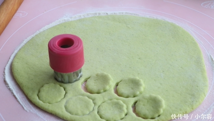 黄瓜别凉拌了,做成小面包,不加油不加水,孩子一口一个真美味!