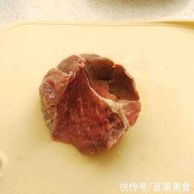 保鲜膜|无敌下饭的芹菜牛肉饺子，胃口全开