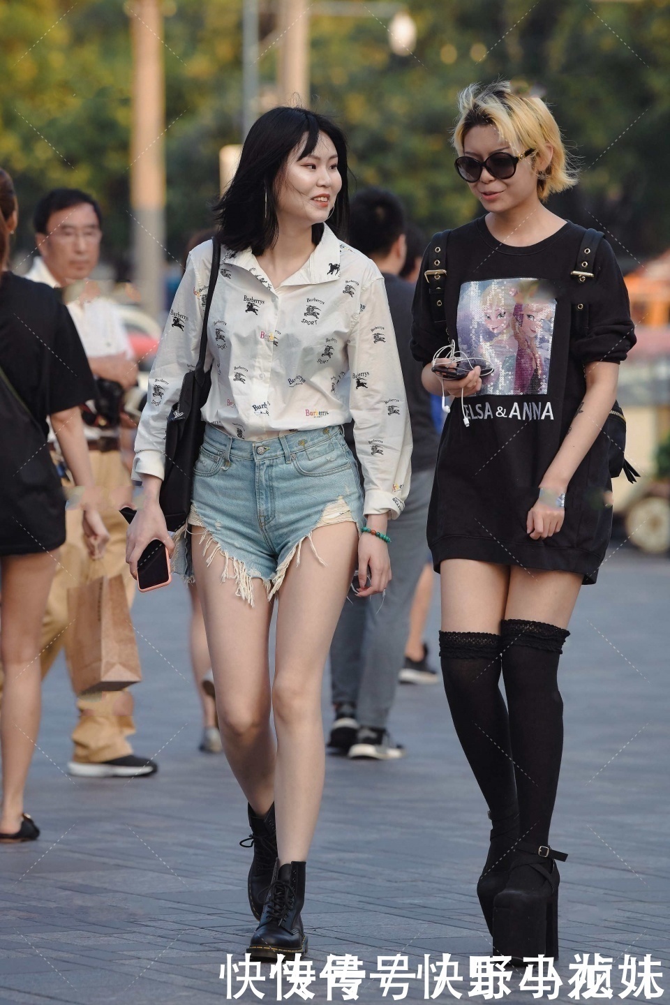 马丁靴|设计感十足的牛仔裤,高级时尚,塑造个人风格