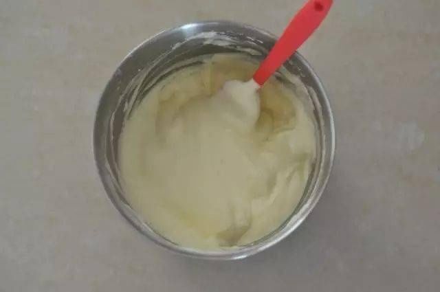 椰香小蛋糕的做法，满满的椰香，可以做给孩子吃！