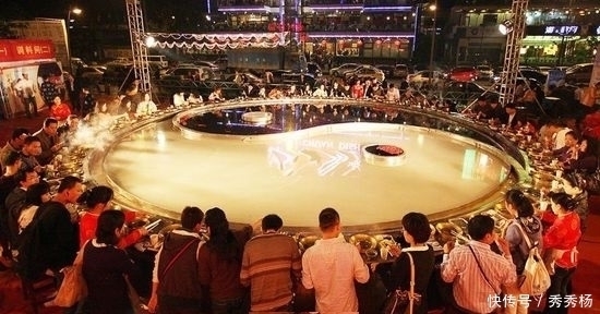 中秋佳节|中秋佳节到,各地老板都喜欢这么抠门让员工吃大锅饭